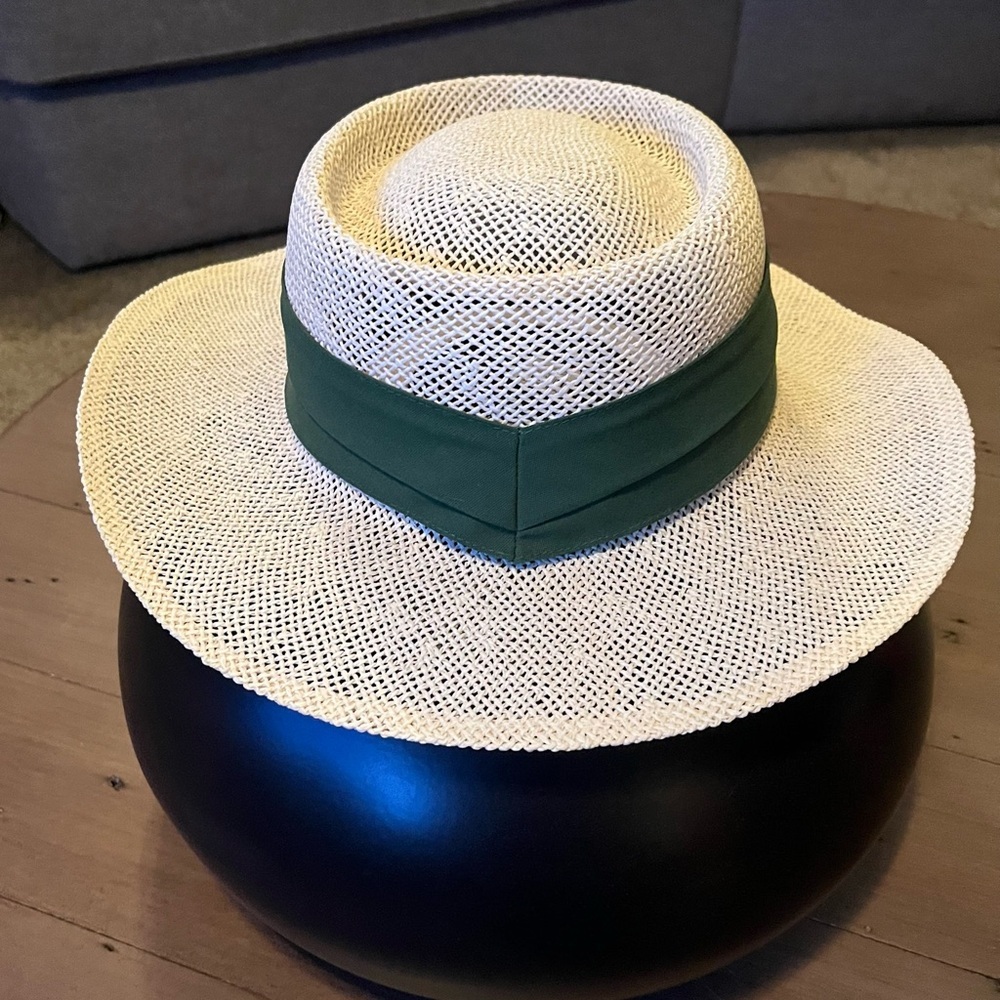 Stylish Cream Hat with Green Band​ - Picture 2 of 8